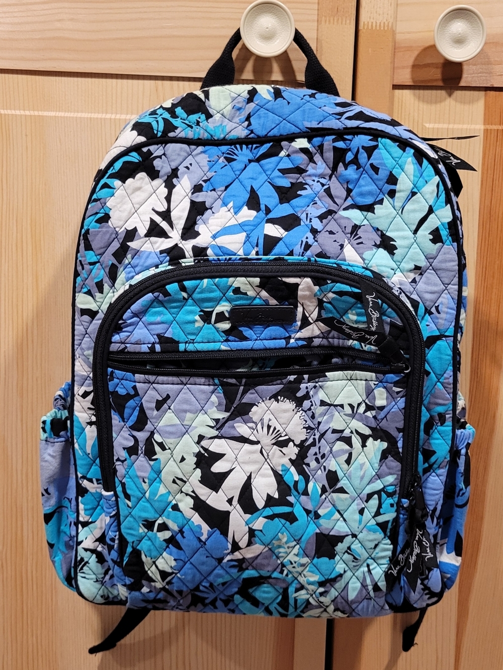💙 Vera Bradley Quilted Floral Backpack